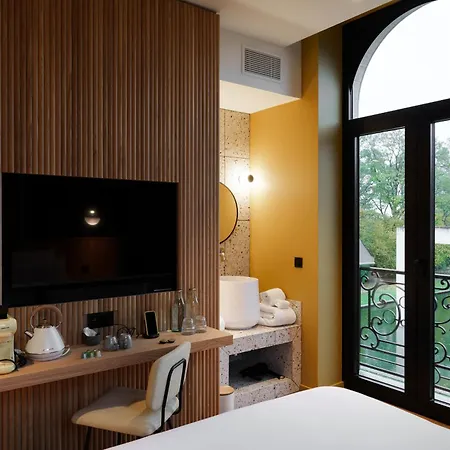 Bienheureux & Restaurant Hotel