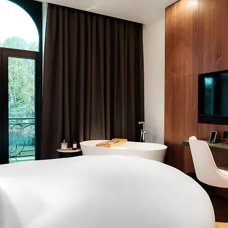 Bienheureux & Restaurant Hotel
