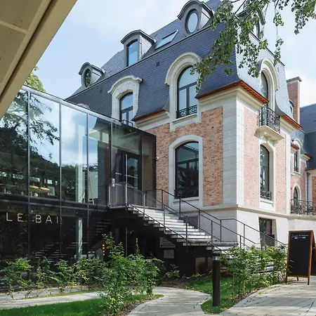 Bienheureux & Restaurant Отель Васкеаль