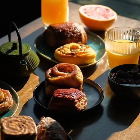 ホテル Bienheureux & Restaurant ワスケアル