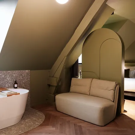 Bienheureux & Restaurant Hotel *