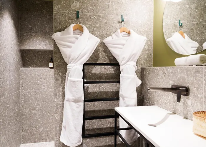 Bienheureux & Restaurant Hotel *