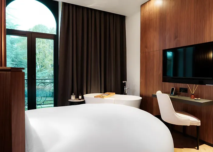 Bienheureux & Restaurant Hotel