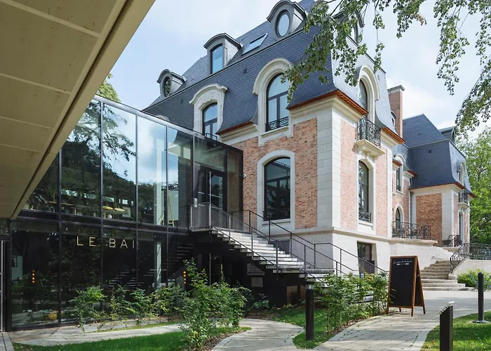 Bienheureux & Restaurant Hotel Wasquehal