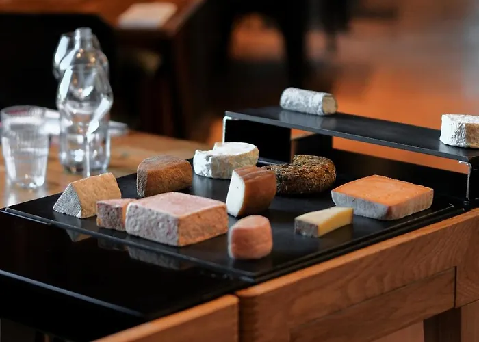 Bienheureux & Restaurant Hotel *