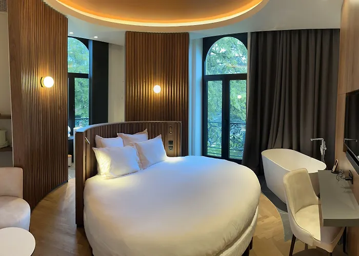 Hotel Bienheureux & Restaurant